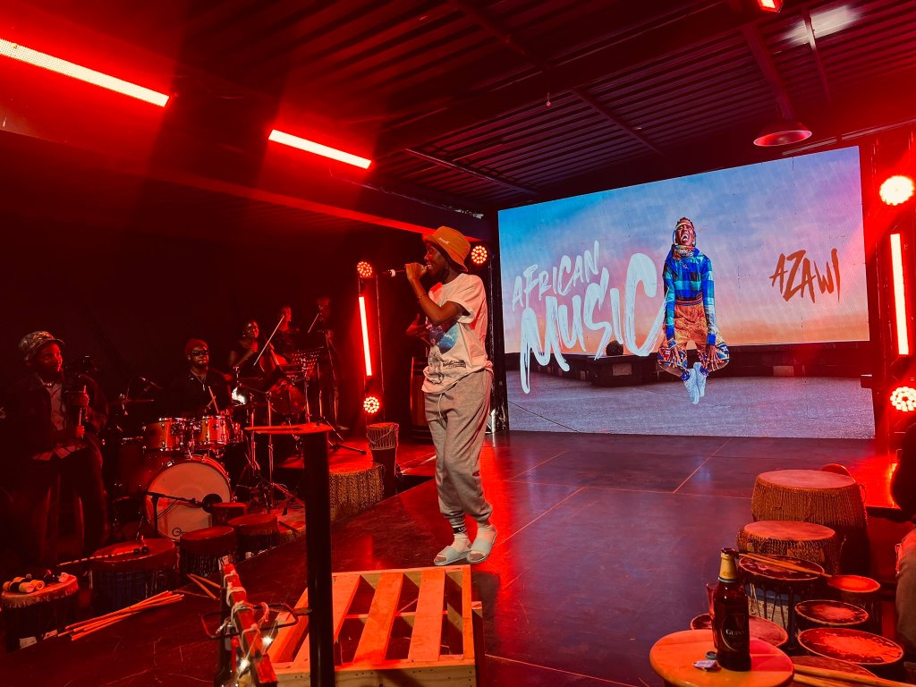 Azawi, female musician from Uganda